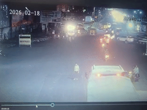 Mehsana Youth Suicide | CCTV Shows Youth Jumping Under Trailer In Gujarat