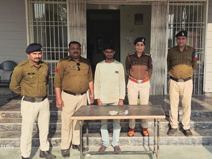 पन्ना पुलिस ने ठग को राजस्थान से पकड़ा:फेसबुक पर आर्मी अफसर बताकर कम दाम में कार बेचने का लालच देता था