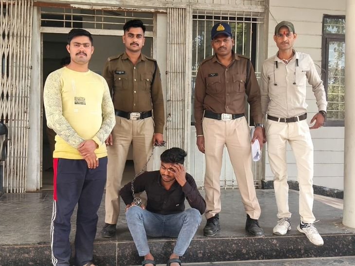 भैंसदेही पुलिस ने कार से लाखों की अवैध शराब जब्त:एक आरोपी गिरफ्तार, दूसरा फरार; कार्रवाई जारी