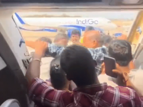 Indigo Flight Delay Chennai-Singapore | Passengers Complain AC Issue