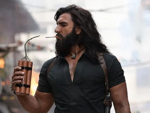 ‘धुरंधर 2’ की शूटिंग में नियमों के उल्लंघन का आरोप:आदित्य धर का प्रोडक्शन हाउस ब्लैकलिस्ट; BMC ने की कार्रवाई