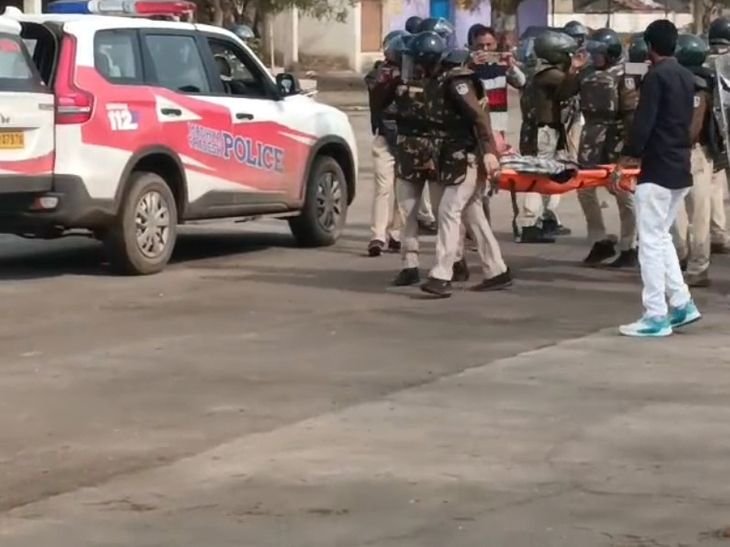 उज्जैन पुलिस ने त्योहारों से पहले की बलवा ड्रिल:उज्जैन में भीड़ नियंत्रण और त्वरित कार्रवाई का अभ्यास किया