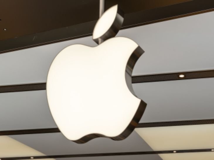 एपल ला रहा ₹70 हजार वाला सबसे सस्ता मैकबुक:बजट सेगमेंट में नया फोन लॉन्च होने की भी उम्मीद; 4 मार्च को न्यूयॉर्क में इवेंट