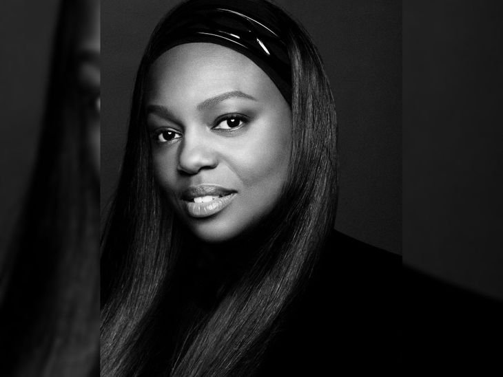 पैट मैक्ग्रा की सौंदर्य प्रसाधन कंपनी संकट में:मैडोना-रिहाना इनकी क्लाइंट रहीं, किचन में बनाए उत्पादों से 9 हजार करोड़ की कंपनी खड़ी की