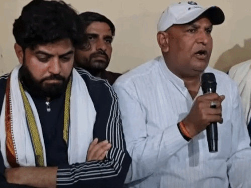 Haryanvi singer Masoom Sharma Jind Show Controversy Brother Vikas Apologized Former Sarpanch Media Statement Masoom Comes And Apologizes Satelment