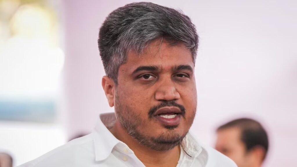 रोहित पवार ने अजीत पवार विमान दुर्घटना की जांच समाप्त होने तक नागरिक उड्डयन मंत्री को हटाने की मांग की | राजनीति समाचार