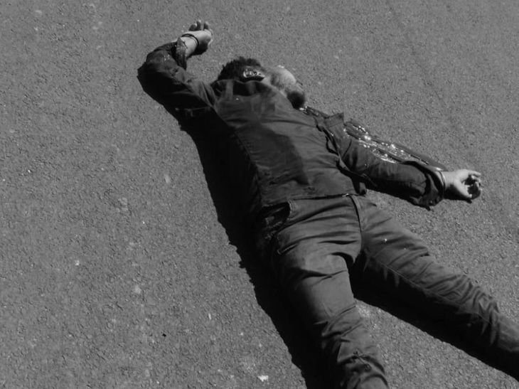 वाहन की टक्कर से बाइक सवार को सिर में चोट:मंडला-रायपुर रोड के चारटोला में हादसा, बिछिया अस्पताल में भर्ती