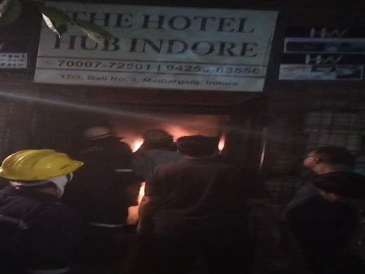 मल्हारगंज में होटल के गोदाम में लगी आग:, फायर ब्रिगेड मौके पर रहवासी इलाके की, बिजली सप्लाई बंद