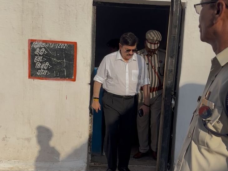 डीजी वरुण कपूर ने मैहर सब जेल का निरीक्षण किया:गंदगी पर जताई नाराजगी, बोले- जल्द होगा नई जेल का निर्माण
