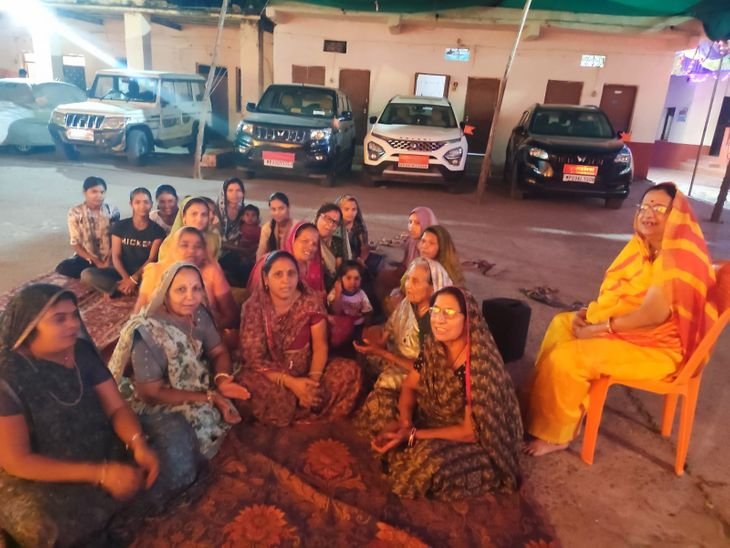 मांडू में गणगौर पर्व शुरू, मंदिरों में बोए ज्वारे:नगर में गूंज रहे पारंपरिक लोकगीत; 16 दिनों तक चलेगा उत्सव