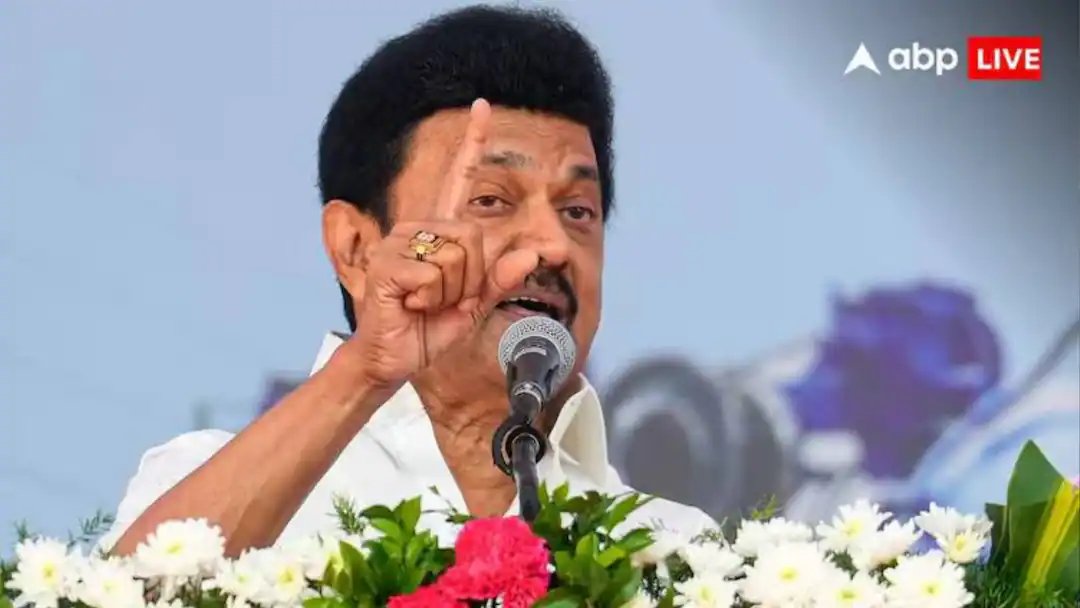 महिला-बुजुर्गों को 2000 रुपए कीमत, मुफ्त बिजली और 35 लाख छात्रों को लैपटॉप... डीएमके ने जारी किया मेनिफेस्टो
