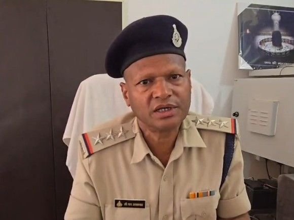 लापरवाही बरतने पर उदयनगर टीआई लाइन अटैच:देवास में दुष्कर्म पीड़िता के बेटे के सुसाइड का मामला; ग्रामीणों ने किया था चक्काजाम