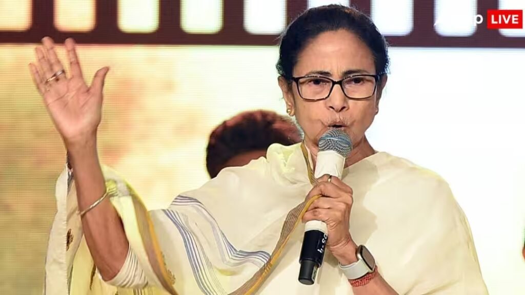 सामान्य वर्ग की महिलाओं को 1500 रुपये, किसानों को पॉकेट मनी...बंगाल में ममता बनर्जी ने जारी किया घोषणा पत्र