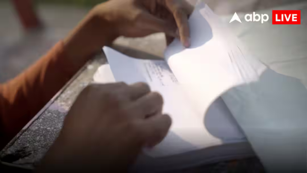 पश्चिम बंगाल चुनाव 2026: बंगाल में वोटर लिस्ट पर मतदान! आधी रात जारी की गई ऐतिहासिक सूची से बढ़ा तनाव, कितने नाम जुड़े-कटे अब भी रहस्य