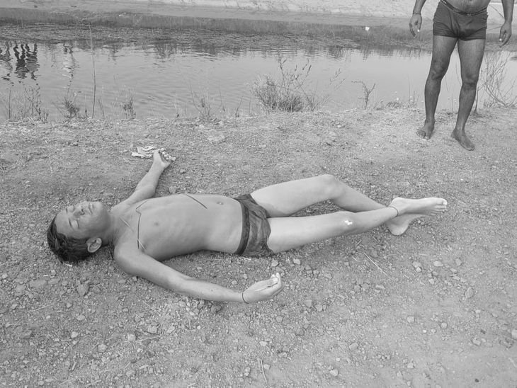 नहर में डूबे नाबालिग का 45 घंटे बाद शव मिला:दूसरे बच्चे की तलाश जारी, बहते हुए 10 किमी दूर पहुंचा