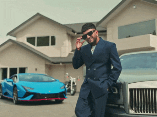 G Khan Confuses Fans With Jasmin Akhtar Photo