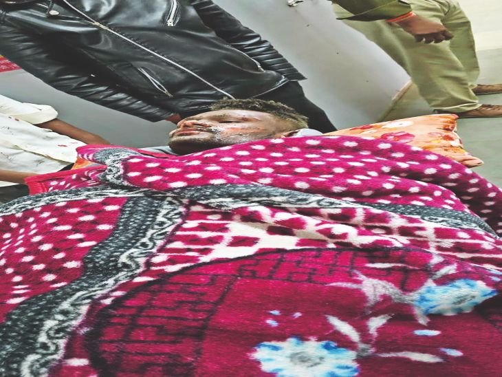 ग्रामीण क्षेत्रों में स्वास्थ्य सेवाएं चरमराईं:प्रोबेशन में ही शहर चले गए 158 डॉक्टर, इलाज के बजाय कर रहे बाबूगीरी