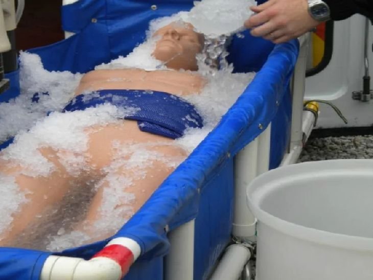 2 लैब में क्रायोनिक्स तकनीक से शवों का संरक्षण:मौत के बाद जीवन की चाह; 2 करोड़ खर्च कर जमा रहे शरीर, उम्मीद- विज्ञान जिंदा कर देगा