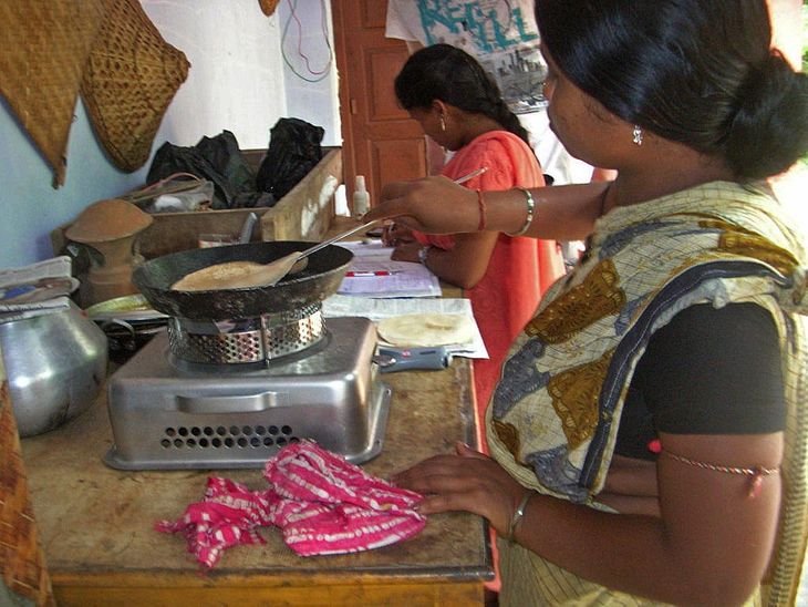 India Develops Ethanol Cooking Stoves to Cut LPG Dependence