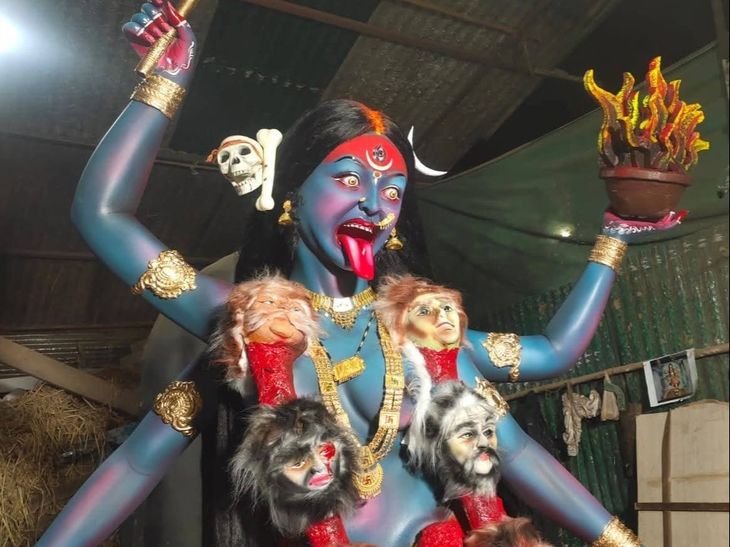 सट्टे और जुए की कमाई का दान नहीं:गुना में सजेगा 9 फीट की महाकाली का दरबार; सदस्यों की तनख्वाह से होगा आयोजन