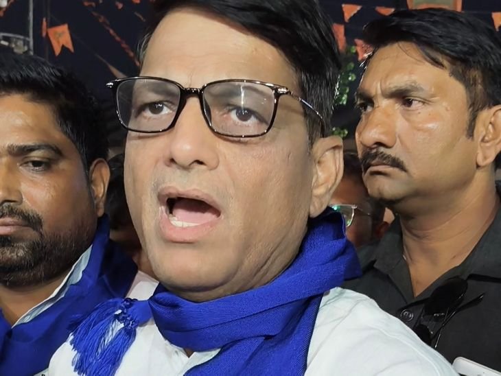 धीरेन्द्र शास्त्री के बयान पर दमोदर यादव भड़के:आजाद समाज पार्टी के नेता बोले- माफी न मांगने पर प्रदेशभर में करेंगे विरोध प्रदर्शन