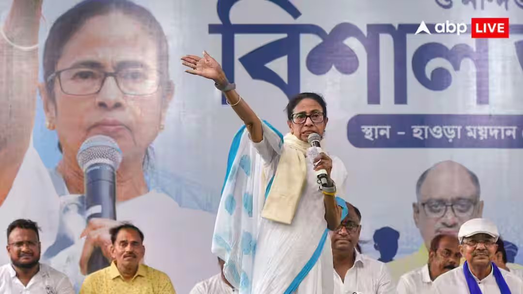 'सब बीजेपी के गठन पर नाच रहे', बंगाल में वोट के बीच टूट गई ममता बनर्जी, जानें क्या आरोप
