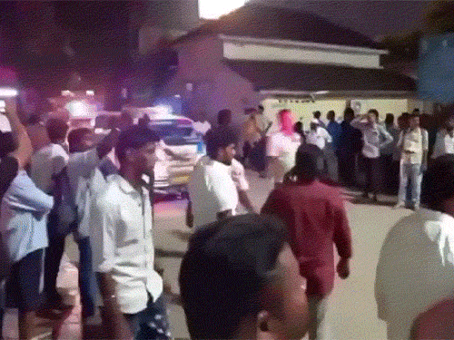 Tamil Nadu Road Accident Photos; Kerala Tourist