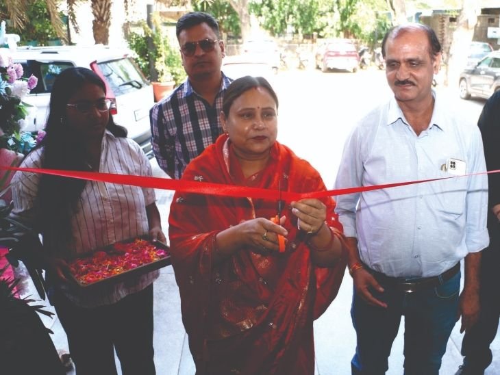 ग्वालियर में दैनिक भास्कर प्रीमियम लाइफस्टाइल एग्जीबिशन का आगाज:देशभर के फैशन हाउस और डिजाइनर्स ने लगाए स्टॉल; पहले ही दिन उमड़ी भीड़