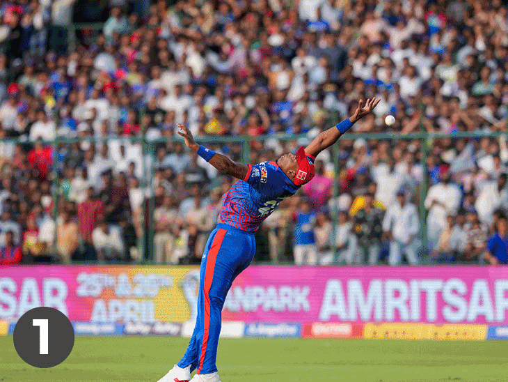 साउथ अफ्रीकी बॉलर एनगिडी के सिर में चोट:IPL मैच में कैच लेते वक्त गिरे, एम्बुलेंस से अस्पताल ले जाया गया; 15 मिनट खेल रुका