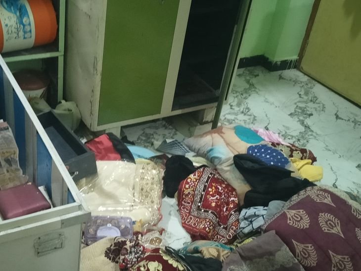 गुना में चोरों ने पांच सूने घरों के चटकाए ताले:काले रंग की स्कॉर्पियो से आए थे बदमाश; किसी भी घर में नहीं लगा था CCTV कैमरा