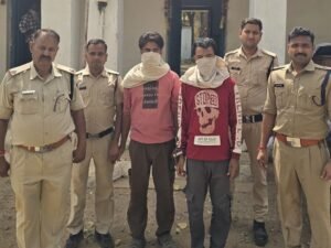 बमोरी में दो सट्टे के कारोबारी पकड़ाए:11 लोगों पर कैंट पुलिस ने की कार्रवाई; सात बैंक अकाउंट, कई आईडी मिलीं