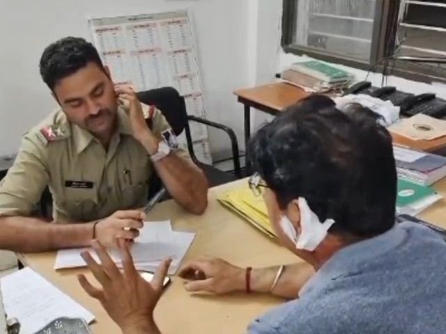 नर्मदापुरम में वकीलों के 2 गुटों में मारपीट:अध्यक्ष के बेटों ने कोषाध्यक्ष को पीटा; वॉट्सऐप पर हिसाब मांगने पर विवाद