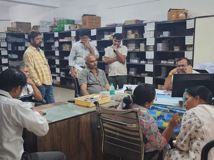 मैहर अस्पताल पहुंची 5 सदस्यीय राज्यस्तरीय टीम:लेबर रूम के स्ट्रक्चर में मिली खामी; 6 बेड का MNCU शुरू करने के निर्देश