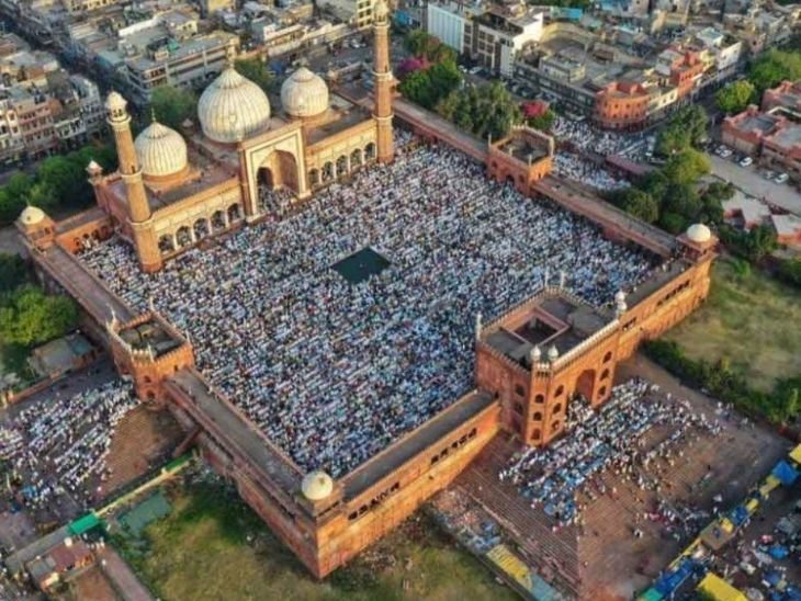 मस्जिद में महिलाओं के प्रवेश को लेकर SC में सुनवाई:मुस्लिम बोर्ड ने कहा था- वे घर पर ही इबादत करें, महिलाओं के खतना पर भी होगी बहस