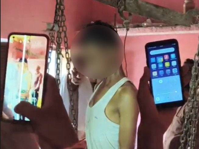 अशोकनगर में तराजू पर लटका मिला युवक का शव:तार का फंदा बनाया, पत्नी शादी में गई थी, बच्चे घर में थे