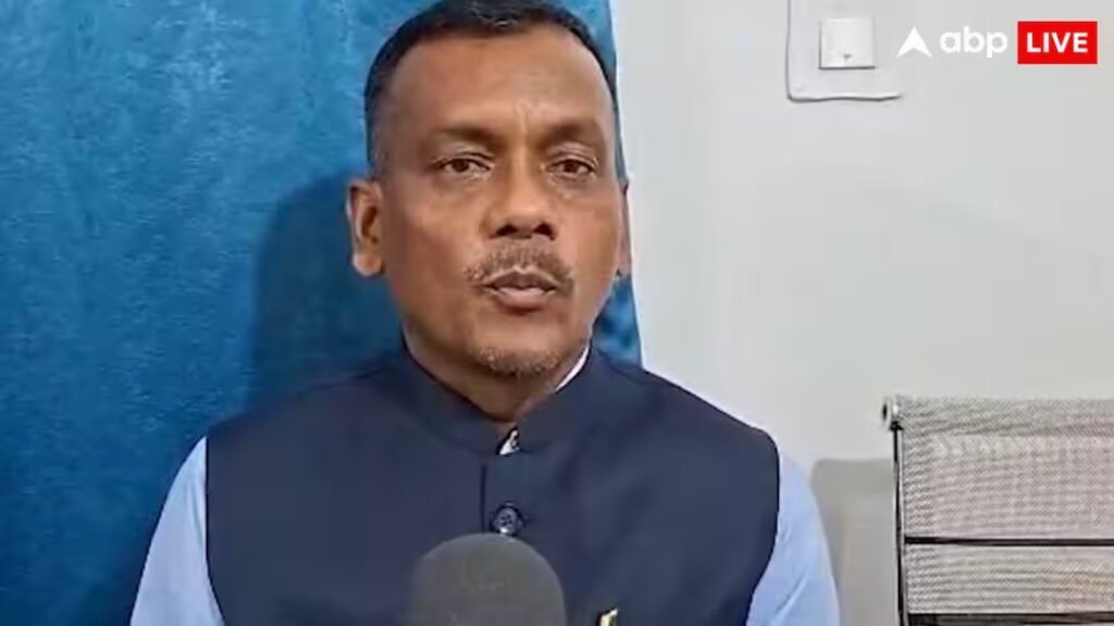 बंगाल में बीजेपी कार्यकर्ताओं के काफिले पर टीएमसी सोला का हमला, एक बीजेपी कार्यकर्ता अस्पताल में भर्ती