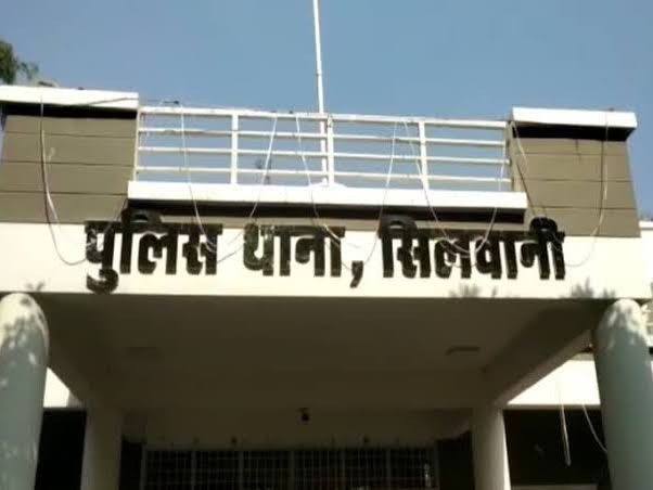 रायसेन में 5 पुलिस अधिकारियों के तबादले:सिलवानी थाना प्रभारी सहित अन्य को नई जिम्मेदारी