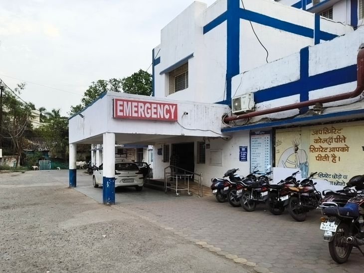 नरसिंहपुर जिला अस्पताल में प्रसूता और अजन्मी बेटी की मौत:करेली से रेफर होकर आई थी गर्भवती; मुंह से झाग निकलने के बाद तोड़ा दम