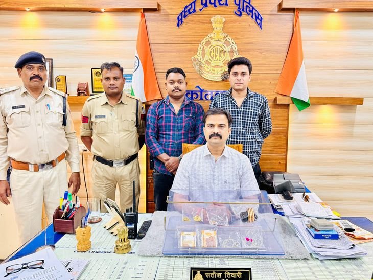 शातिर हिस्ट्रीशीटर 'बिजली' और एक अन्य गिरफ्तार:सिवनी में सूने मकान का ताला तोड़कर जेवर-नकदी चुराई; 2.60 लाख का सामान बरामद