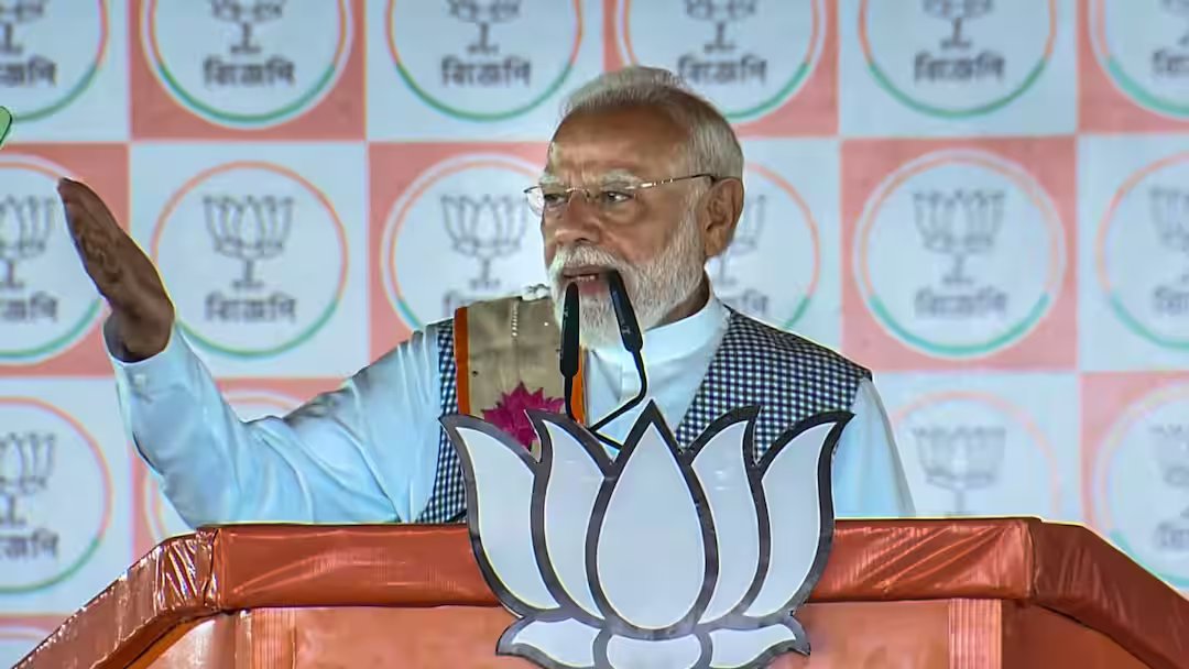 'अब संयुक्त शपथ ग्रहण में आ मारे...' बराकपुर से पीएम मोदी ने बोला हल्ला बोल, वोट से पहले कर दी बड़ी भविष्यवाणी