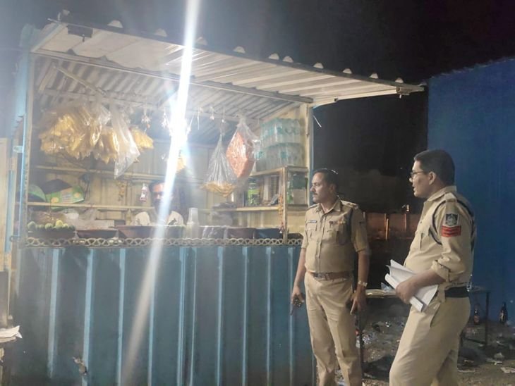 सिवनी में अवैध अहातों पर पुलिस की रेड:टपरों में डिस्पोजल में बेची जा रही थी शराब, दो गिरफ्तार