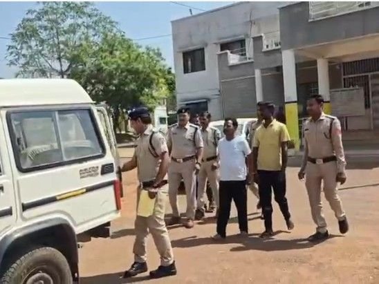 पन्ना पुलिस ने शातिर ठग गिरोह का किया खुलासा:किसानों को खाद-बीज डिस्ट्रीब्यूटर बनाने का झांसा देकर की लाखों की ठगी