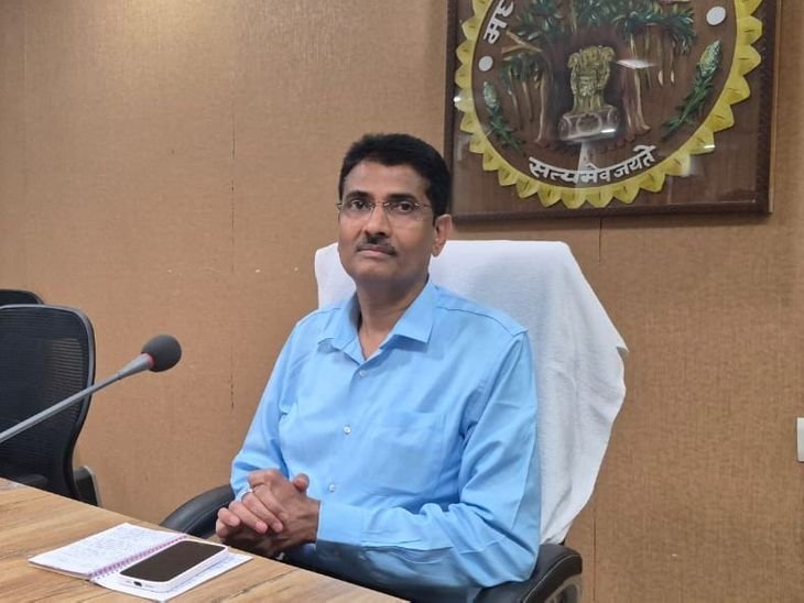 प्रताप नारायण यादव ने दमोह कलेक्टर का पदभार संभाला:बोले- दमोह पिछड़ा है, इसे विकसित बनाने के लिए बहुत काम करना होगा