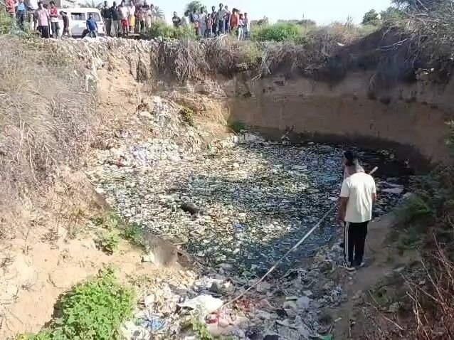 खेत विवाद के बाद किसान का कुएं में मिला शव:भैंसों के खेत में घुसने से हुआ था विवाद, 10 अप्रैल से लापता था किसान