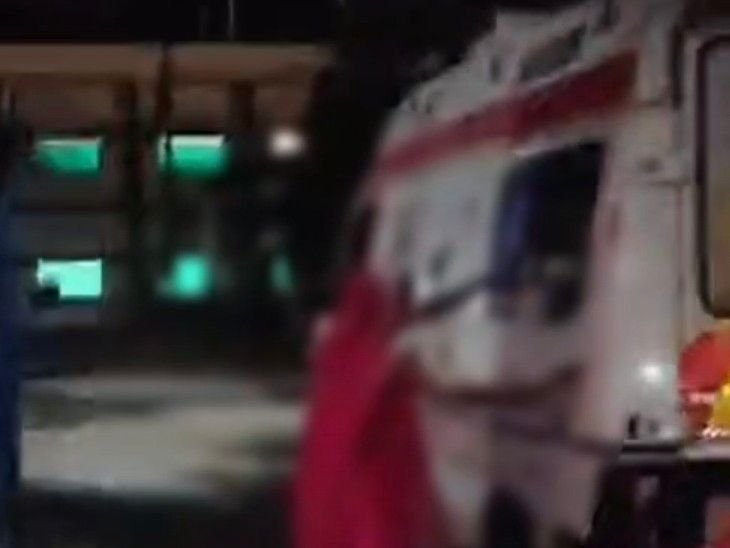 महिला से एंबुलेंस साफ कराने पर दो कर्मचारी बर्खास्त:पायलट और EMT की सेवाएं समाप्त; एजेंसी ने की सख्त कार्रवाई