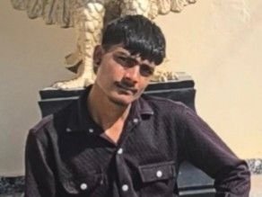 शादी में शामिल होने गए युवक का शव मिला:धार के राजगढ़ में पेड़ से लटका मिला, पुलिस ने जताई आत्महत्या की आशंका