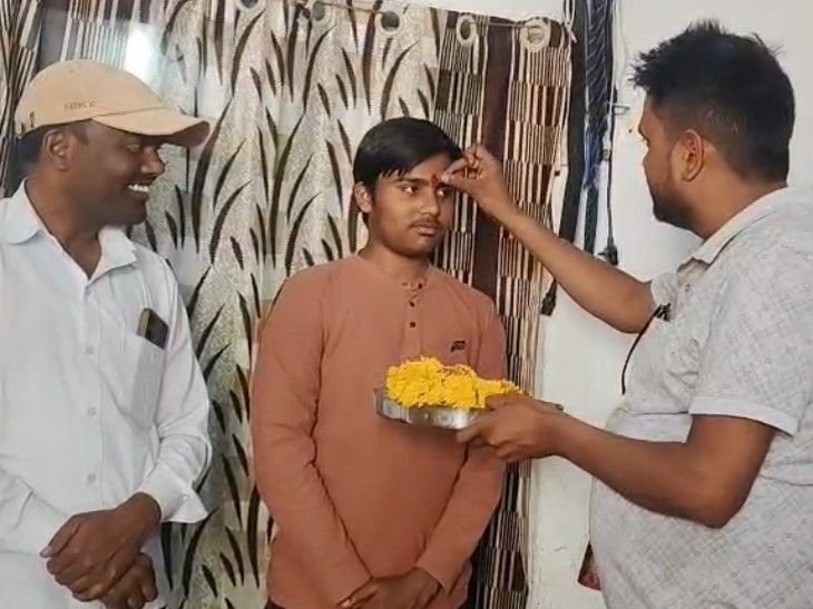 श्योपुर के अमित को 10वीं में प्रदेश में 9वीं रैंक:संजना को 12वीं में 10वां स्थान; टॉपर्स सूची में बेटियों का दबदबा