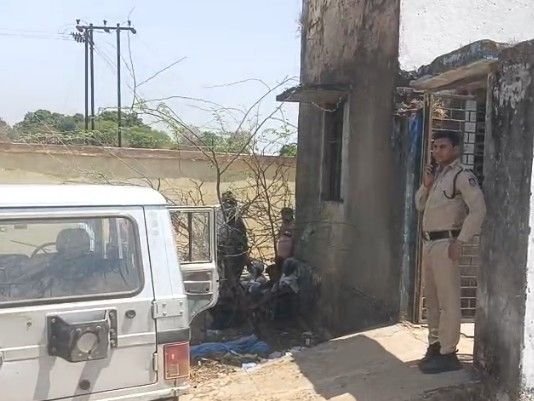 पन्ना में युवक संदिग्ध परिस्थितियों में मिला शव:पिता ने चार लोगों पर चाकू गोदकर हत्या का आरोप लगाया