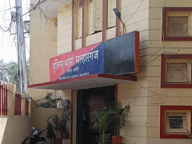 इंदौर में कारीगर पर हमला, चाकू मारकर लूट:नंदबाग में हुई घटना; तिलक नगर में युवक से मोबाइल छीना