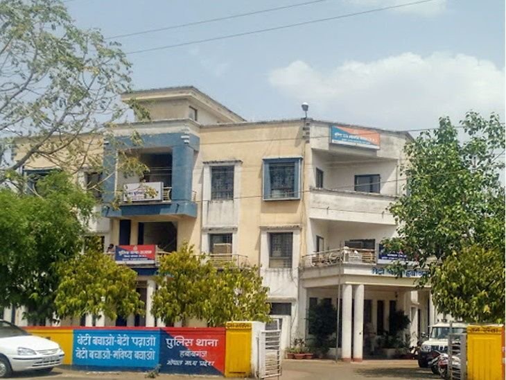 भोपाल में रिटायर्ड कर्नल के बंगले में घुसा नकाबपोश:पढ़ाई कर रहे बेटे ने पकड़ा, मारपीट कर भागा आरोपी; पुलिस जांच में जुटी